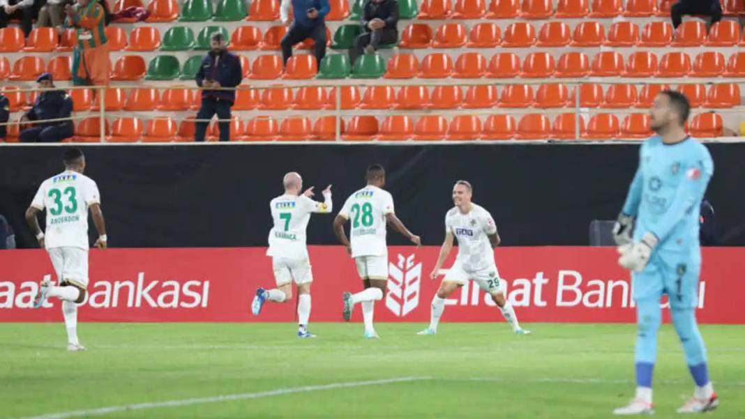 Alanyaspor’un Süper Lig Kaderi 5 Maçta Değişebilir! 4